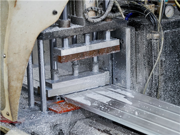 铝型材切割车间